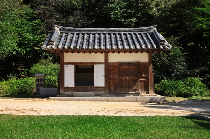 선릉의 수복방 정면